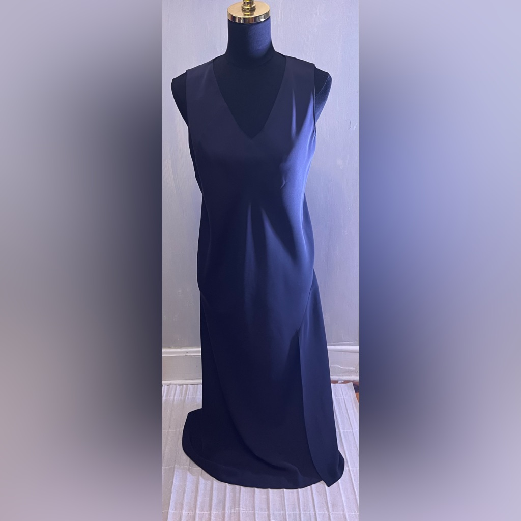 Perry Ellis Women’s Maxi Dress Asymmetrical Hem Sleeveless V Neck Grey-Blue 10